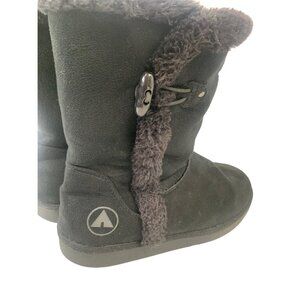 Airwalk Women's Black Fuzzy Snow Boots